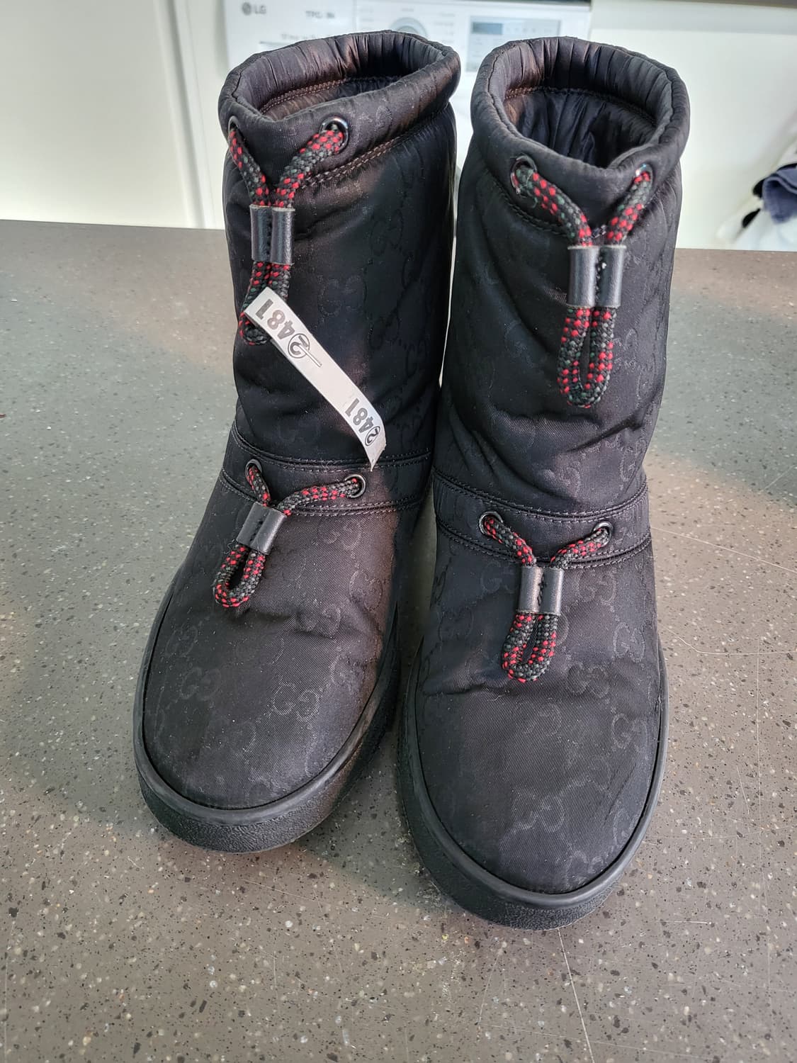 특가!(정품)구찌 블랙 패딩 부츠 225 거의새제품 상품이미지1