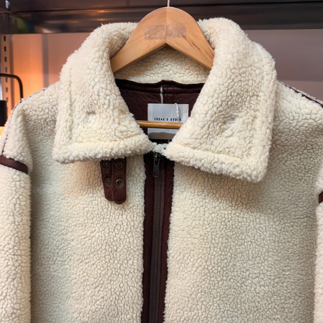 프릭스 스토어 플리스 무스탕 리버스 코트 상품이미지3