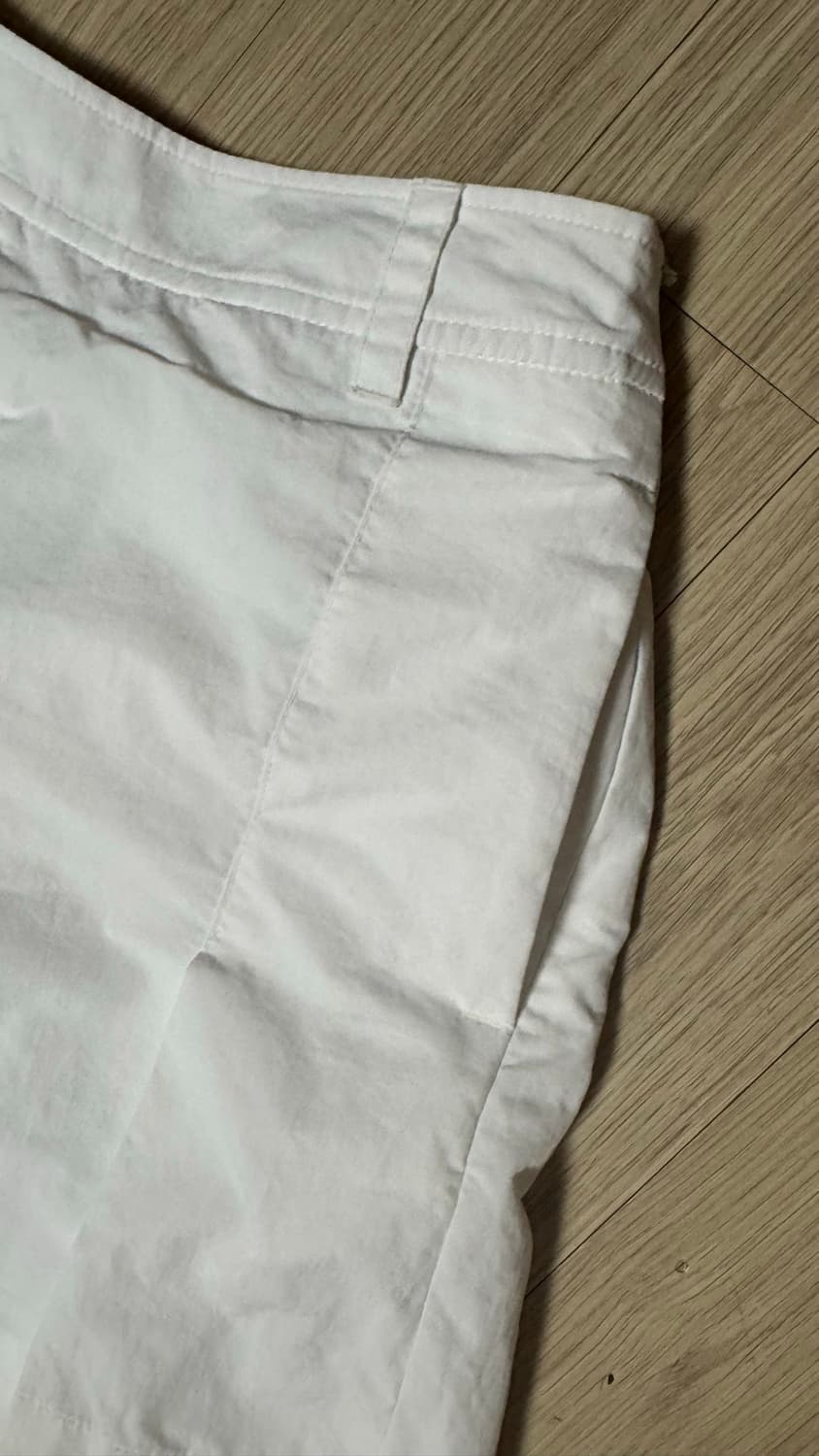 아웃도어 프로덕트  화이트 핀턱 반바지 상품이미지4