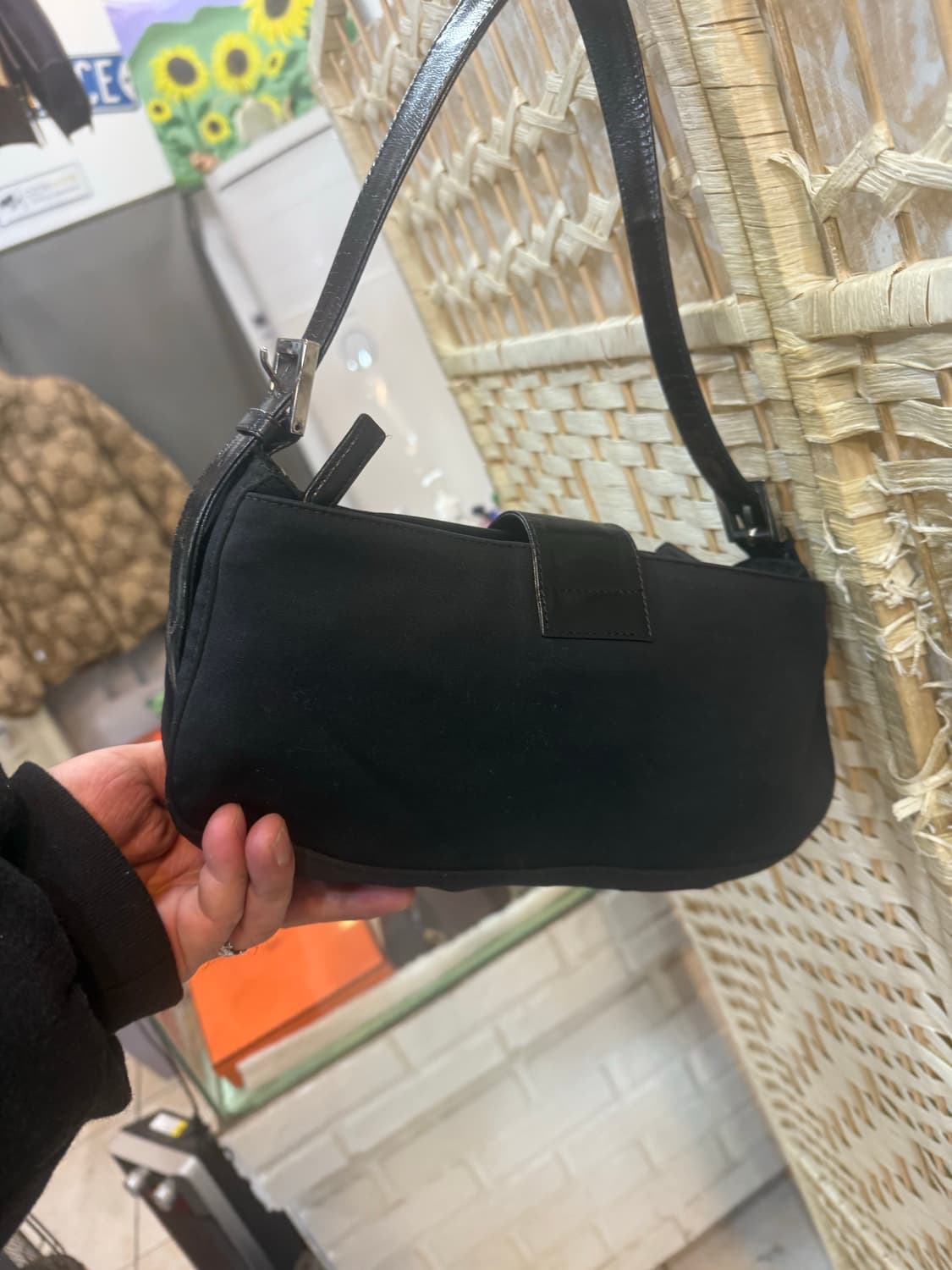 정품 펜디 바켓트백 팝니다 상품이미지4