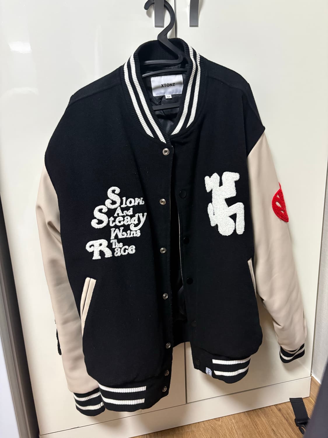 엑스톤즈 바시티 자켓 팔아요 M 상품이미지1