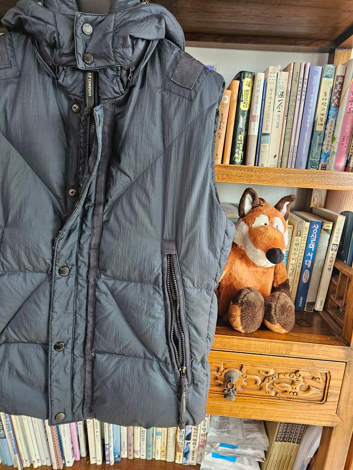 씨피컴퍼니 정품 조끼패딩 팔아요 사이즈 105 cp컴퍼니 상품이미지4