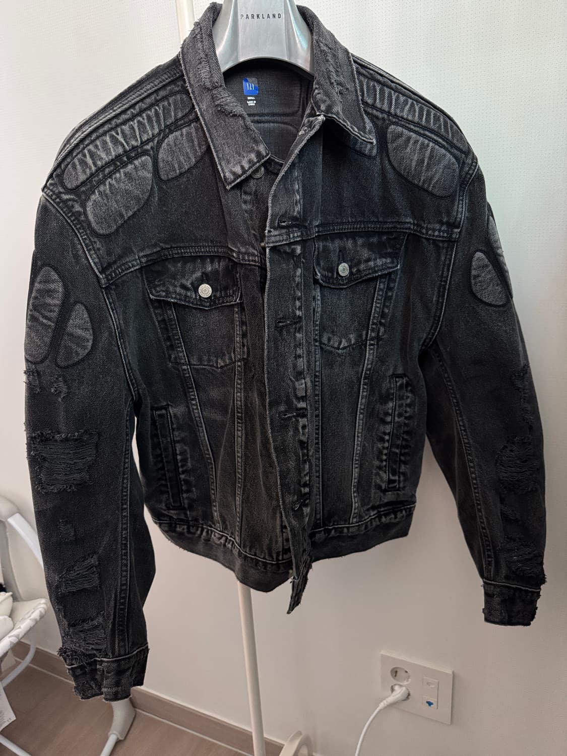 S) 이지갭 발렌시아가 패디드 데님 자켓 흑청 상품이미지1