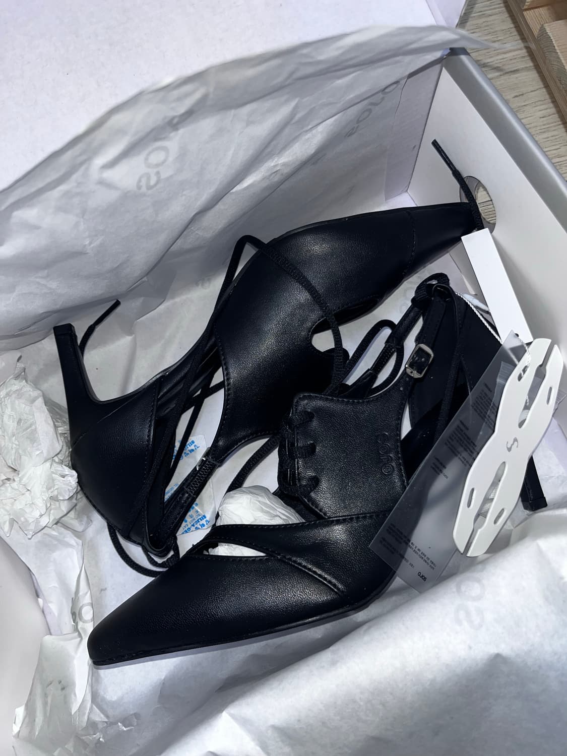 <새상품> 오호스 멀티스트랩 스틸레토 힐 블랙 상품이미지1