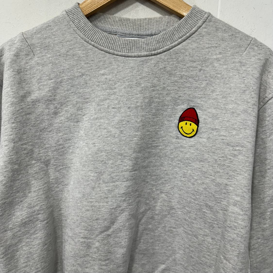 아미 스마일 맨투맨 상품이미지2