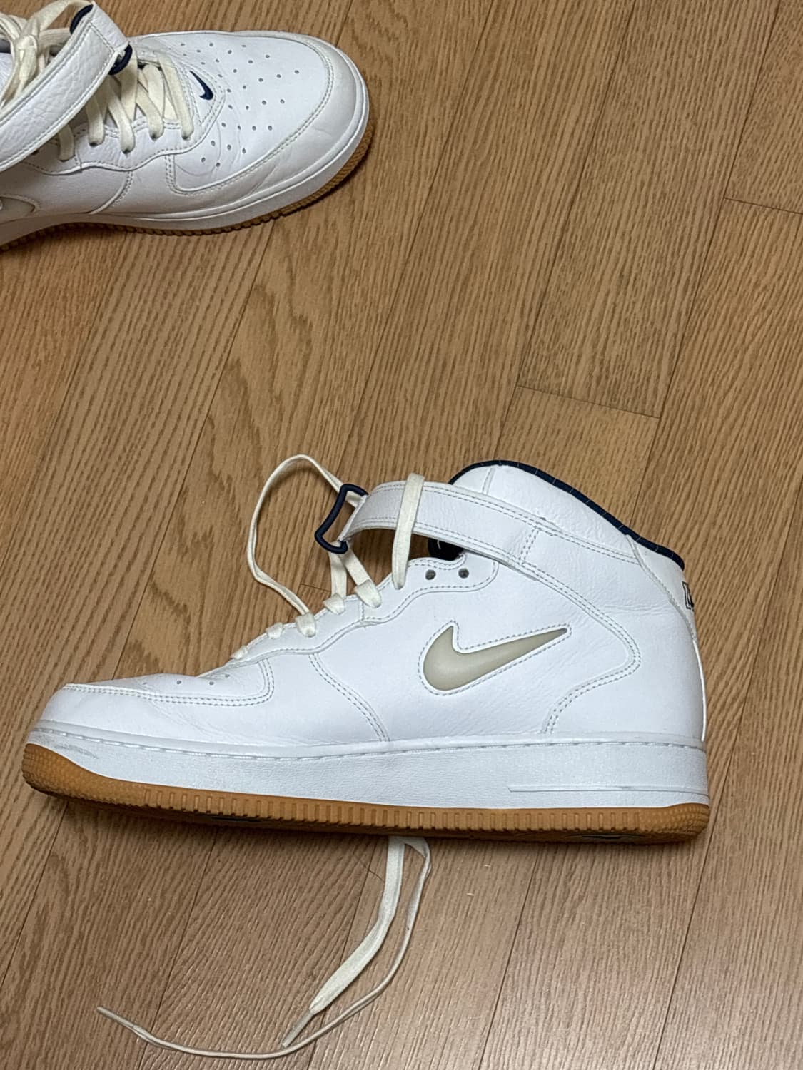 나이키 에어포스1 미드 NYC 화이트 판매 상품이미지3