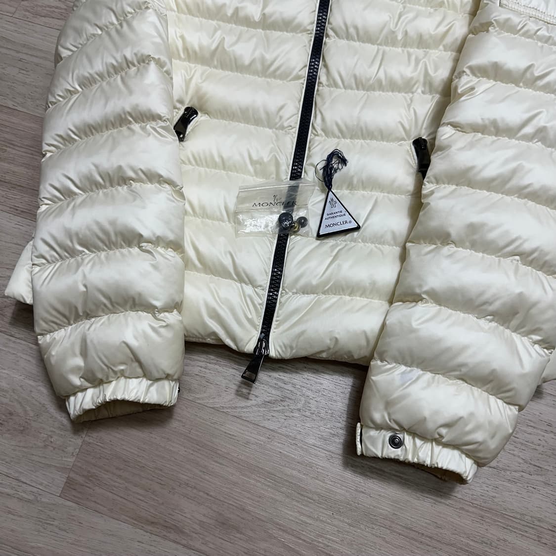 몽클레어 블레스 경량패딩 상품이미지5