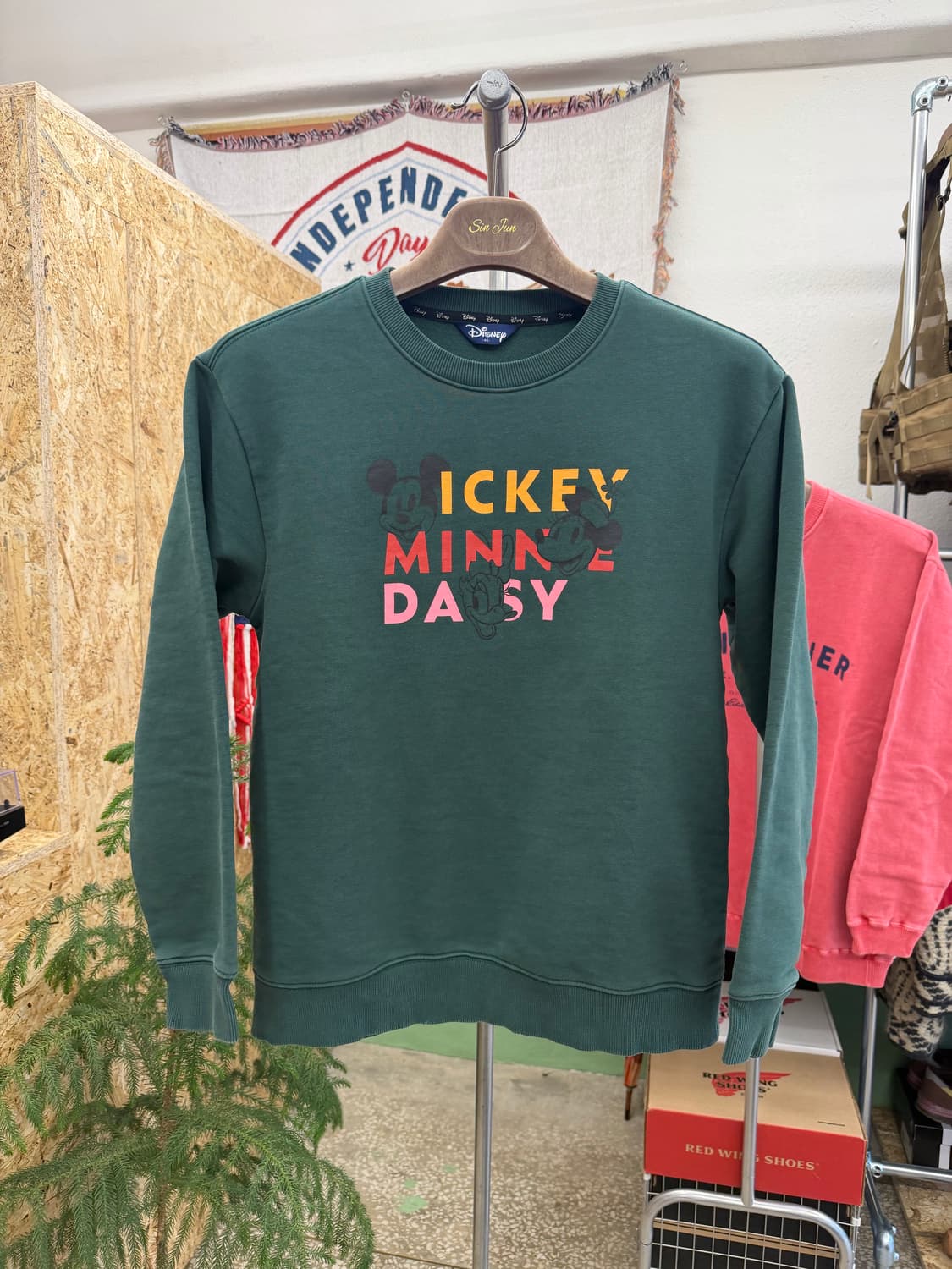 디즈니 미키 미니 데이지 맨투맨 상품이미지1