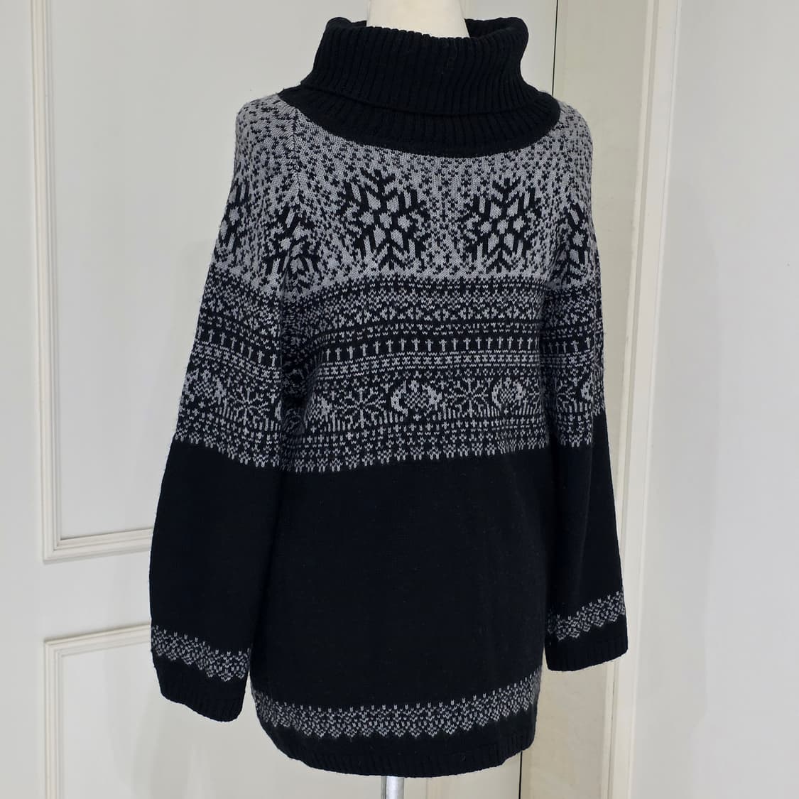 일본빈티지)블랙모리걸st 노르딕 터틀넥 겨울연말패턴 니트스웨터 상품이미지3