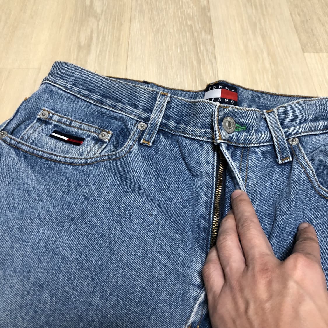 (32) 00's 타미 힐피거 미국제 프리덤핏 (릴렉스드핏) 연청 데님 상품이미지2