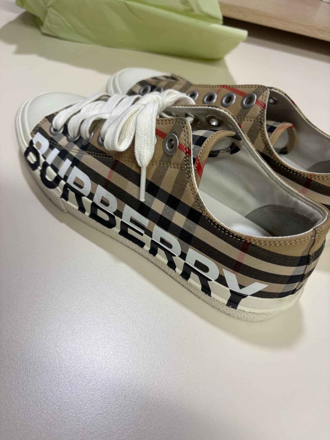 버버리 운동화 상품이미지3