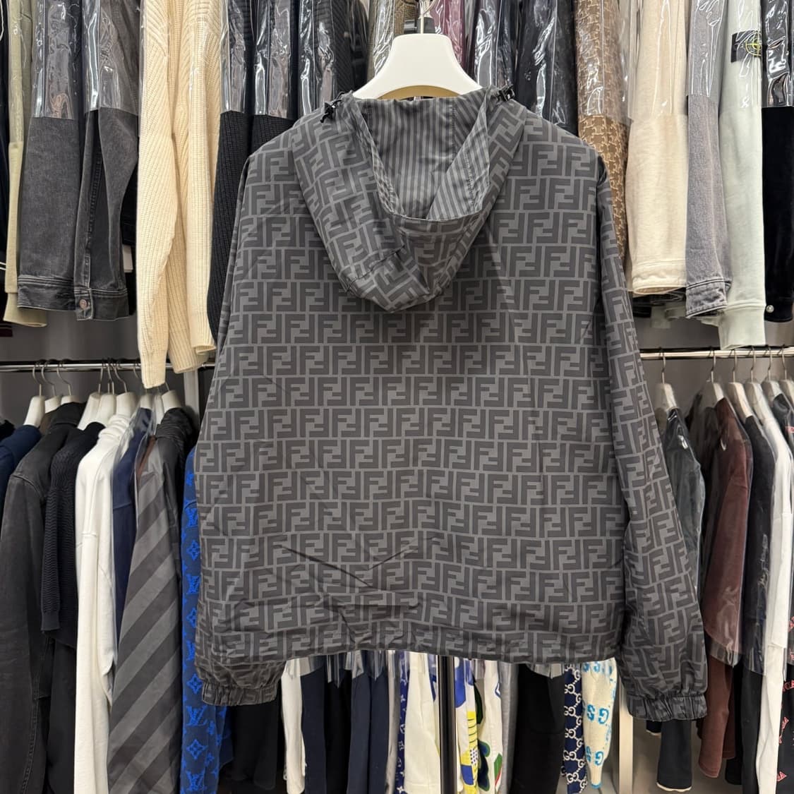 [리오브전포점] 펜디 FF 리버서블 나일론 바람막이 자켓 상품이미지2