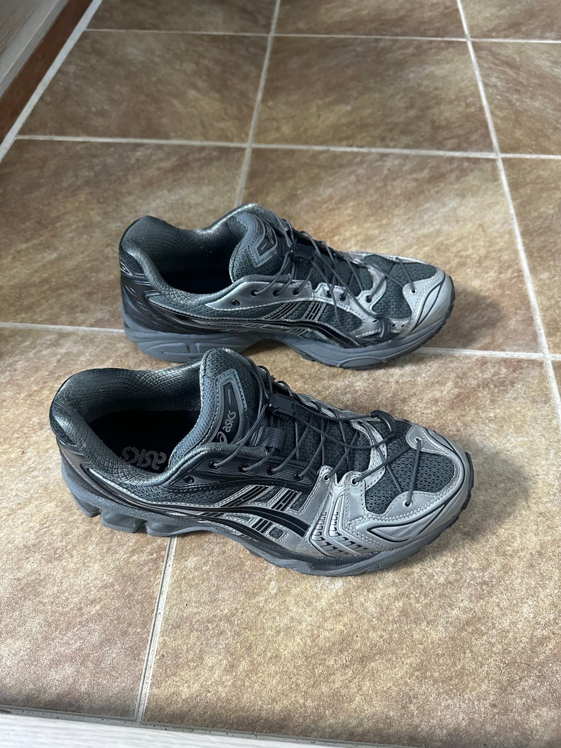 아식스 언어펙티드 젤카야노 265 판매합니다 상품이미지4