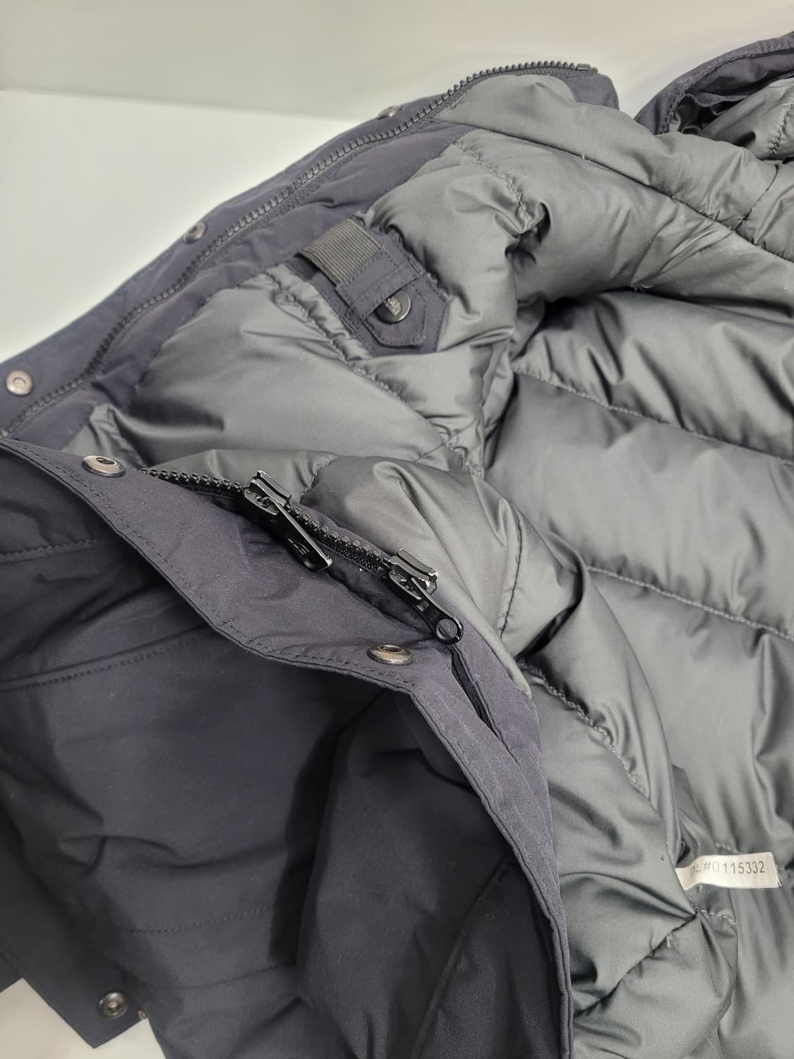 노스페이스 하이벤트 후드 구스 다운 패딩 자켓 / 여 S 블랙
 상품이미지6