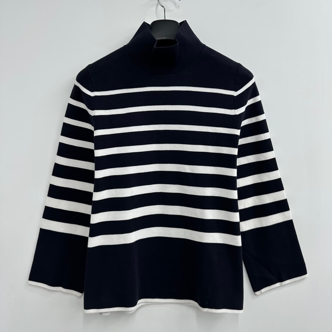 85 COS 코스 여자 스트라이프 폴라 니트 상품이미지1