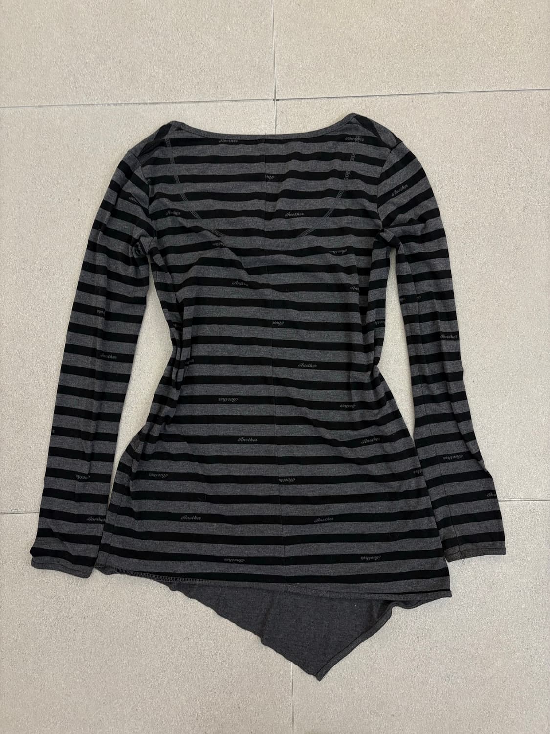 sorridere 언발 스컬 롱슬리브 상품이미지5