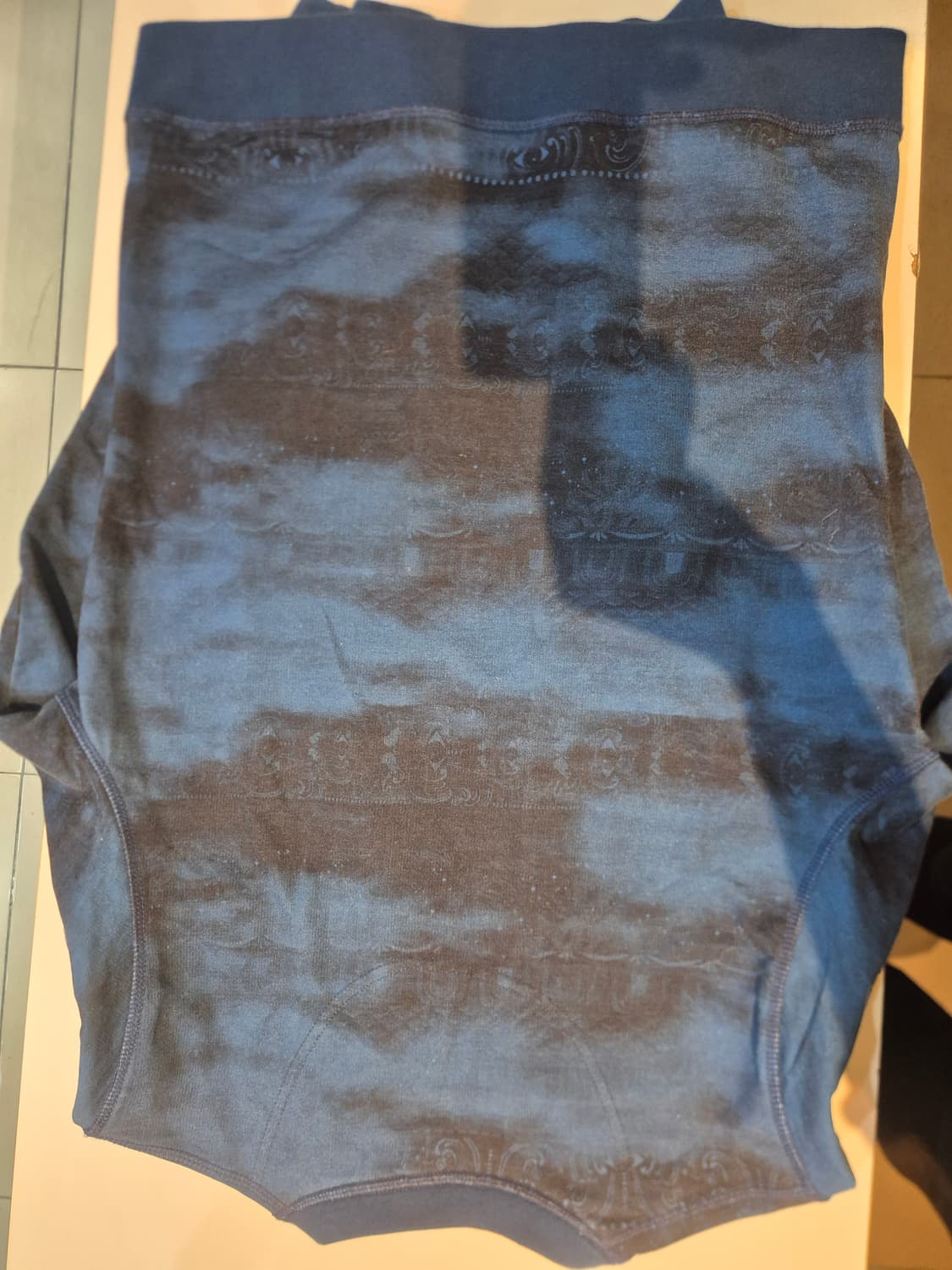 겐조 맨투맨 s 판매합니다 
단시간 착용하고 보관만 해서 판매합니다 
1 상품이미지4