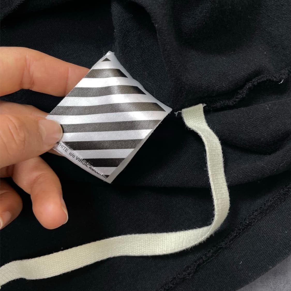 오프화이트 Off-white 블랙 로고 자수 반팔 티셔츠 M 상품이미지4