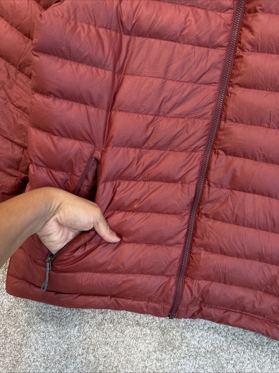 파타고니아 경량패딩 버건디 상품이미지2