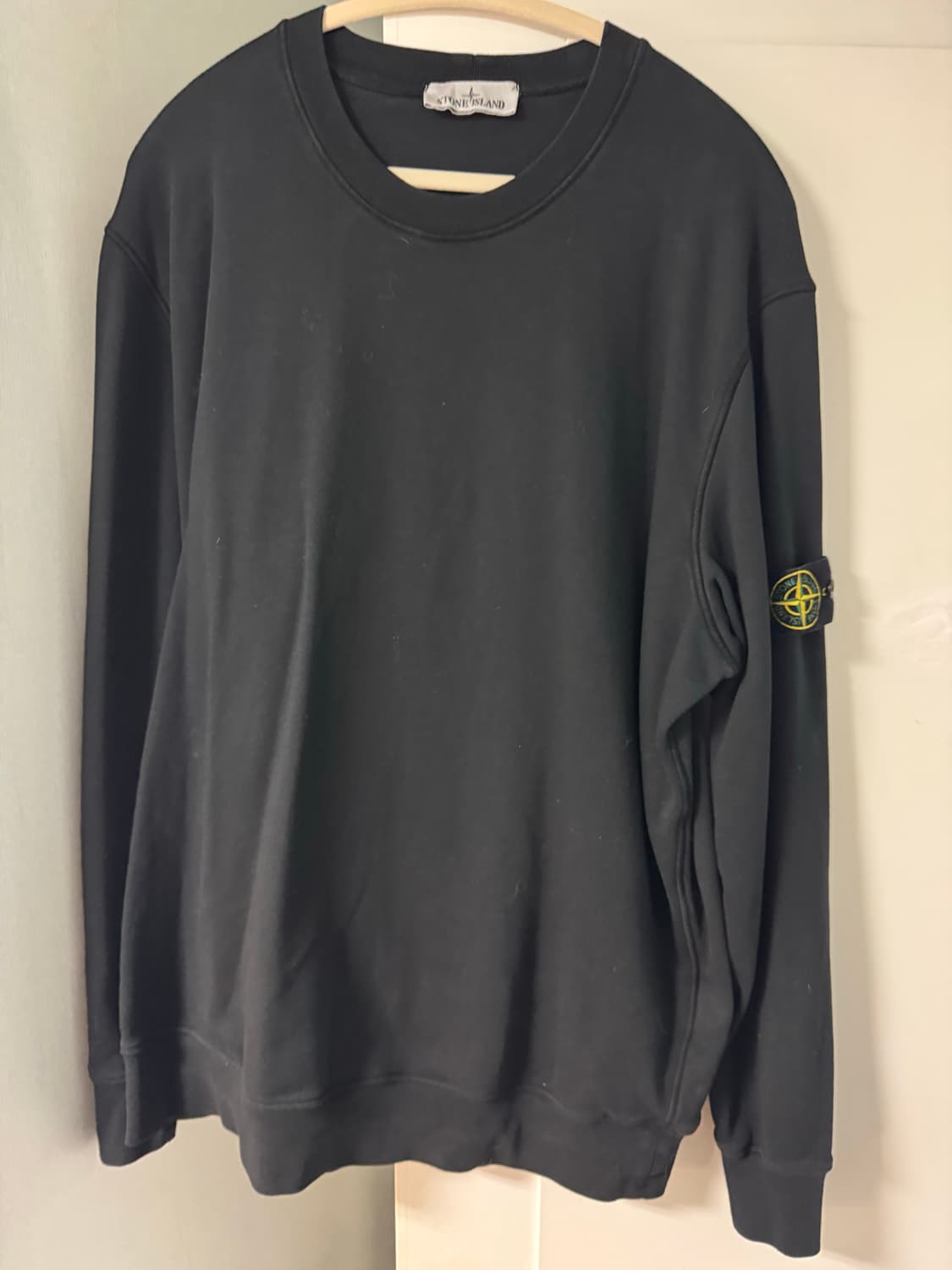 스톤아일랜드 블랙 맨투맨 티셔츠 상품이미지1