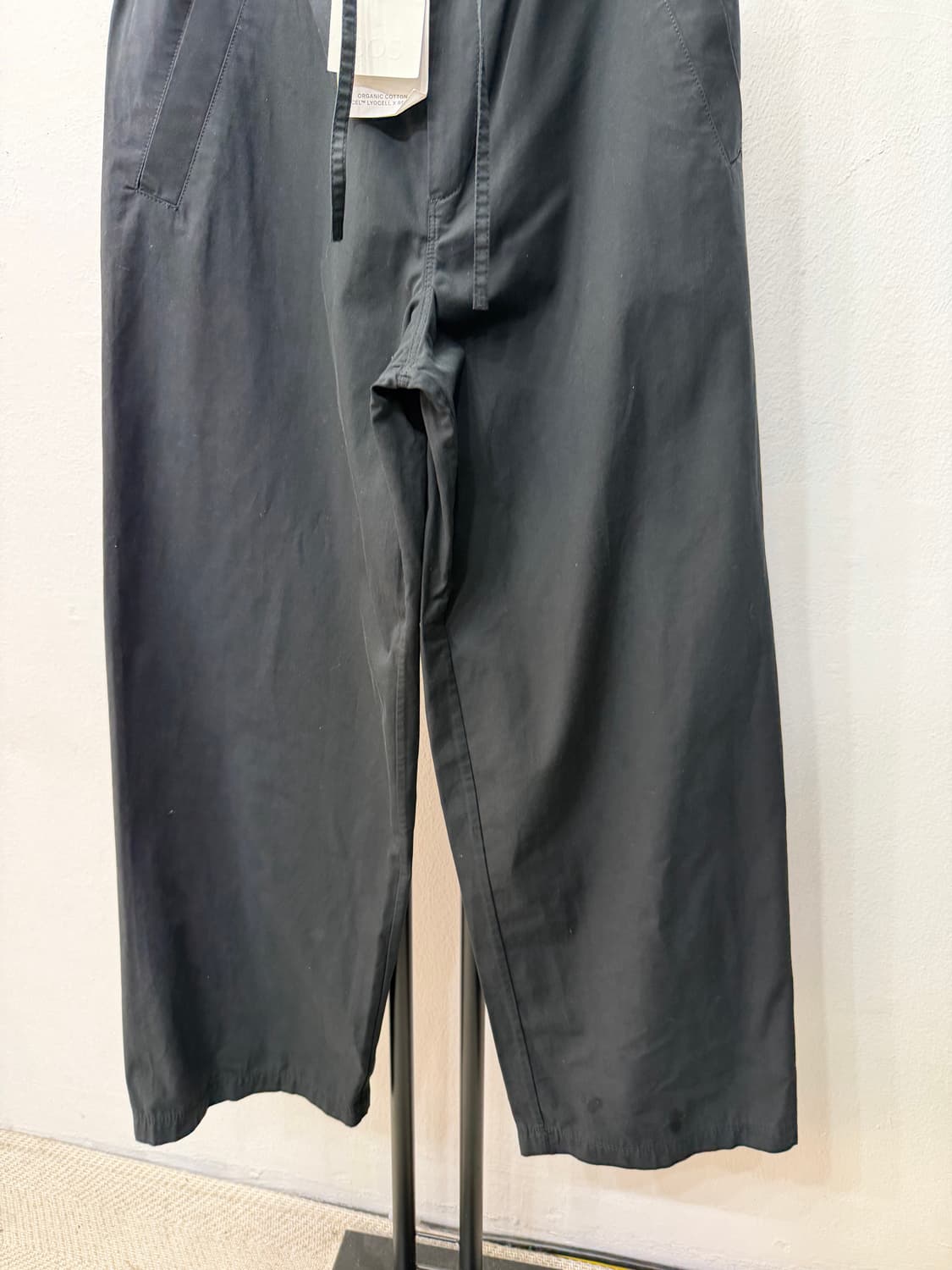 새제품) COS 코스 남성 오버사이즈 밴딩 와이드팬츠 M 상품이미지3