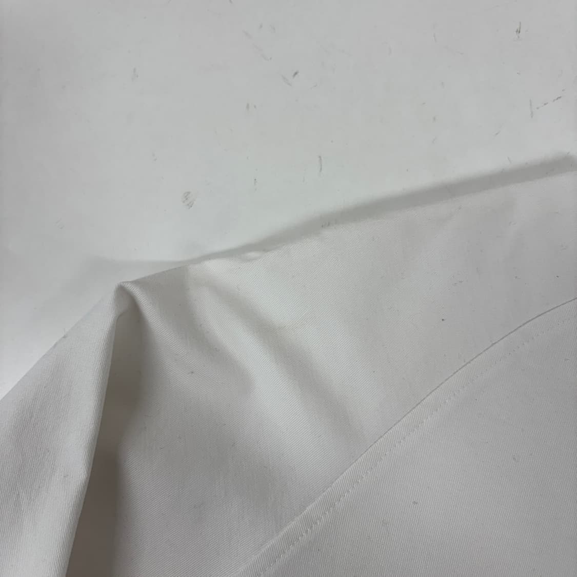 제이리움 플로위 코튼 와이드 블라우스 크림 상품이미지3