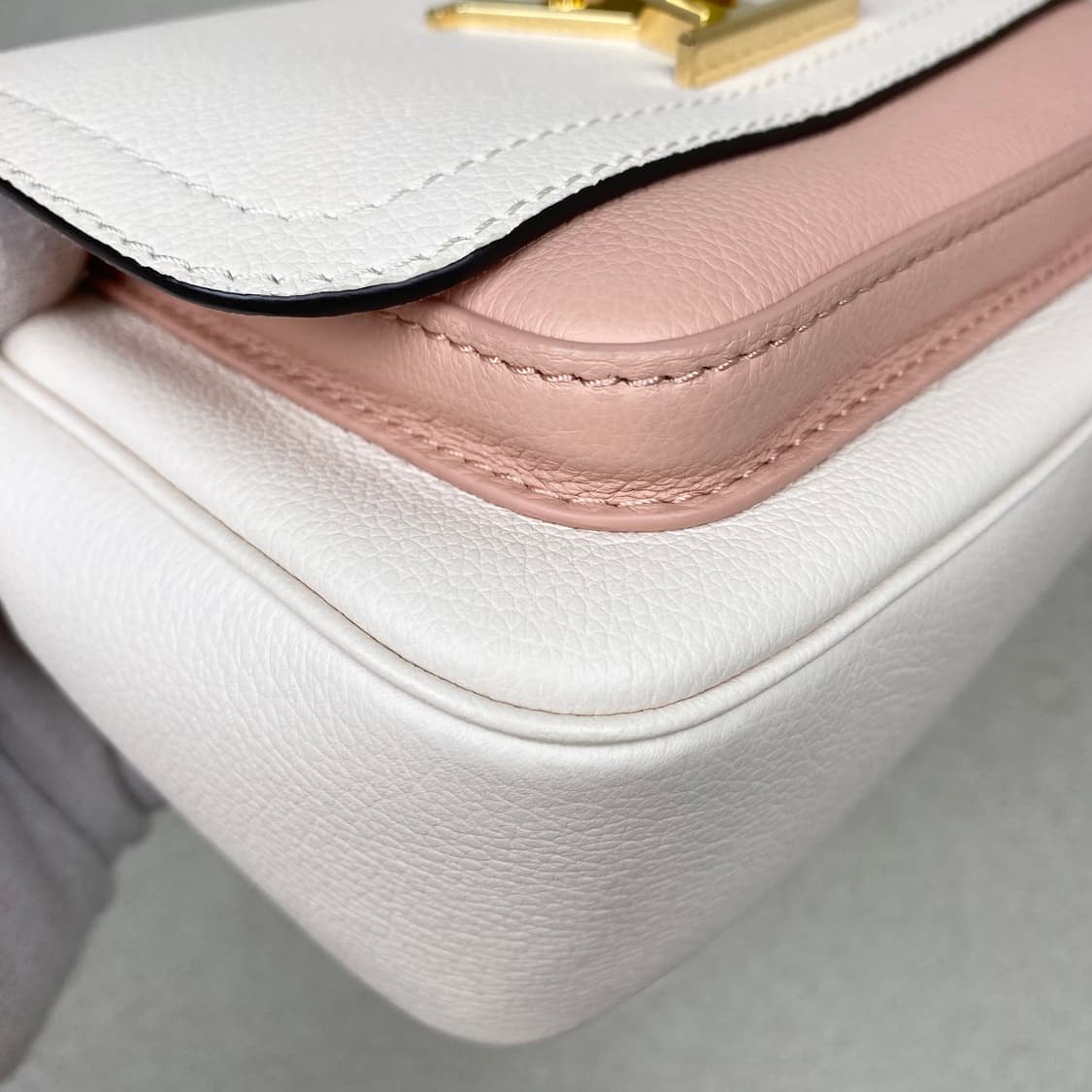 루이비통 크로스백 락미텐더  상품이미지5