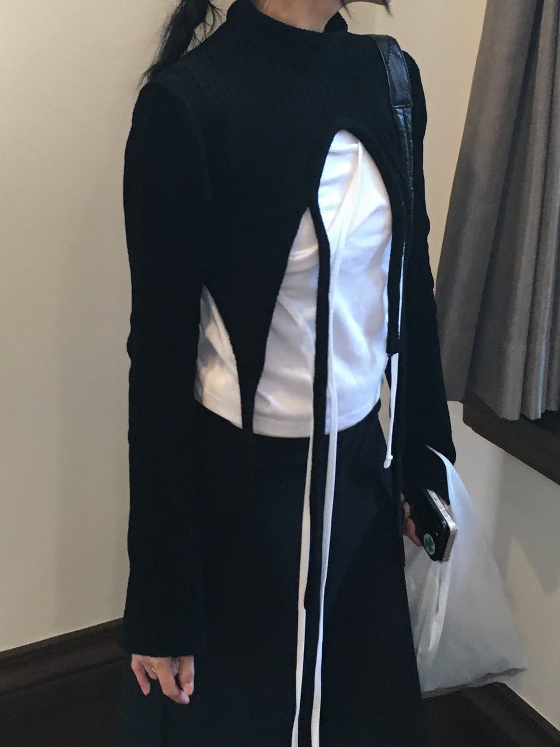 오토링거 블랙 니트 스트랩 롱 슬리브 탑 상품이미지3