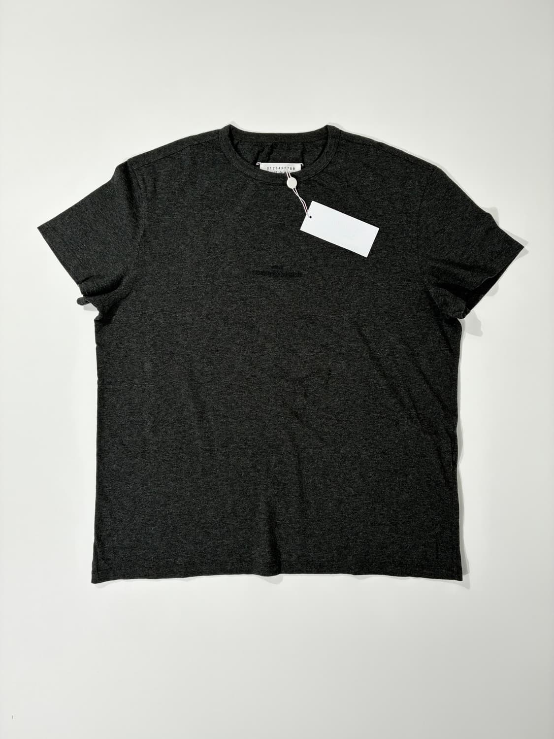 메종 마르지엘라 리버스 로고 티셔츠 차콜 50사이즈 상품이미지1