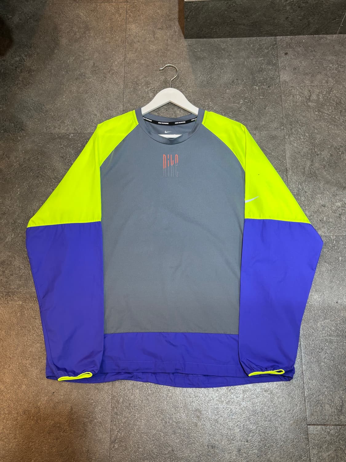 나이키 드라이핏 러닝 롱슬리브 110사이즈 상품이미지2