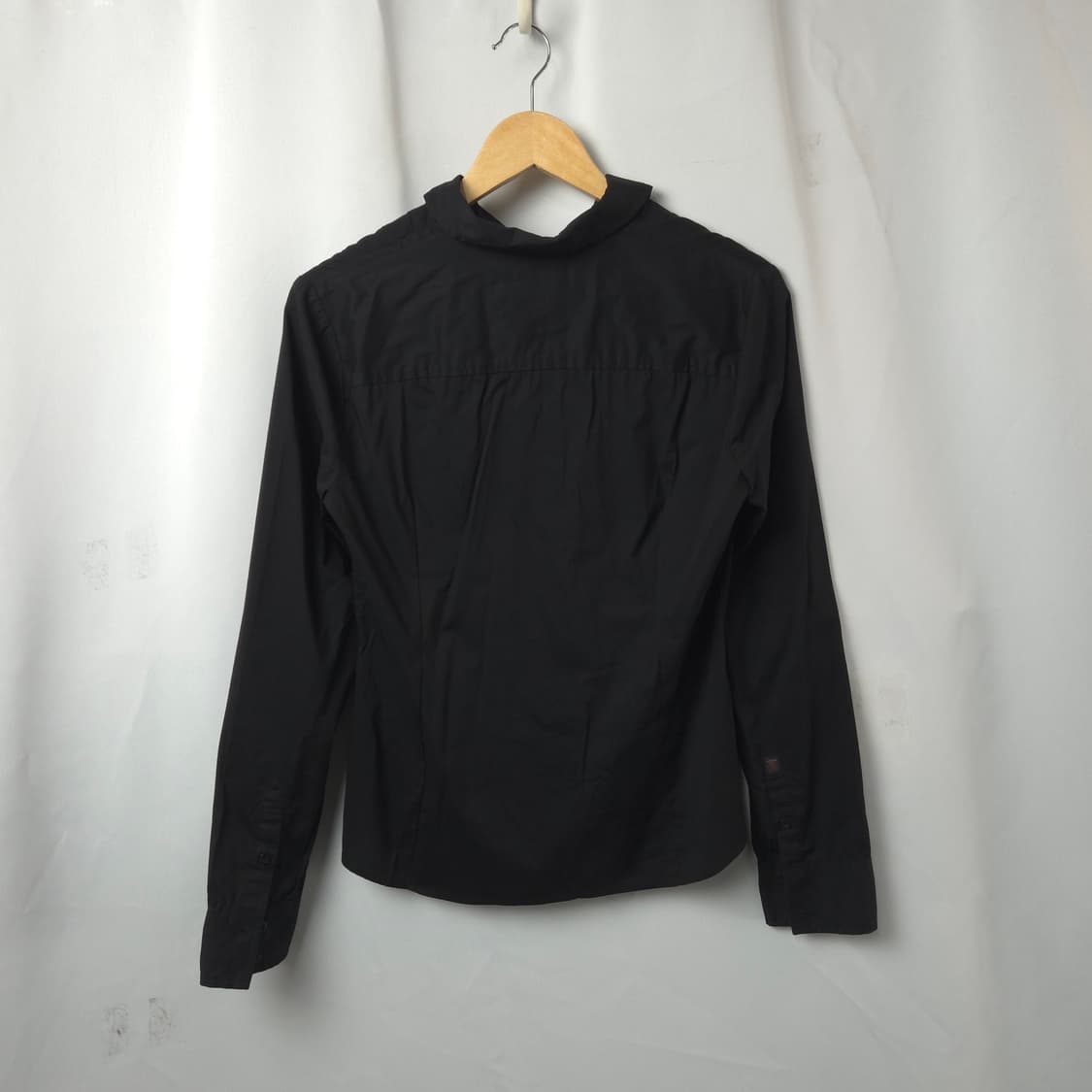 여S-M 게스 스몰로고 블랙 긴팔 셔츠 상품이미지6