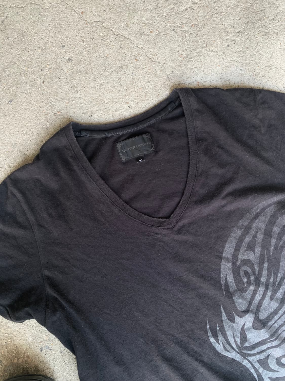 Murder license tribal v-neck t   상품이미지3