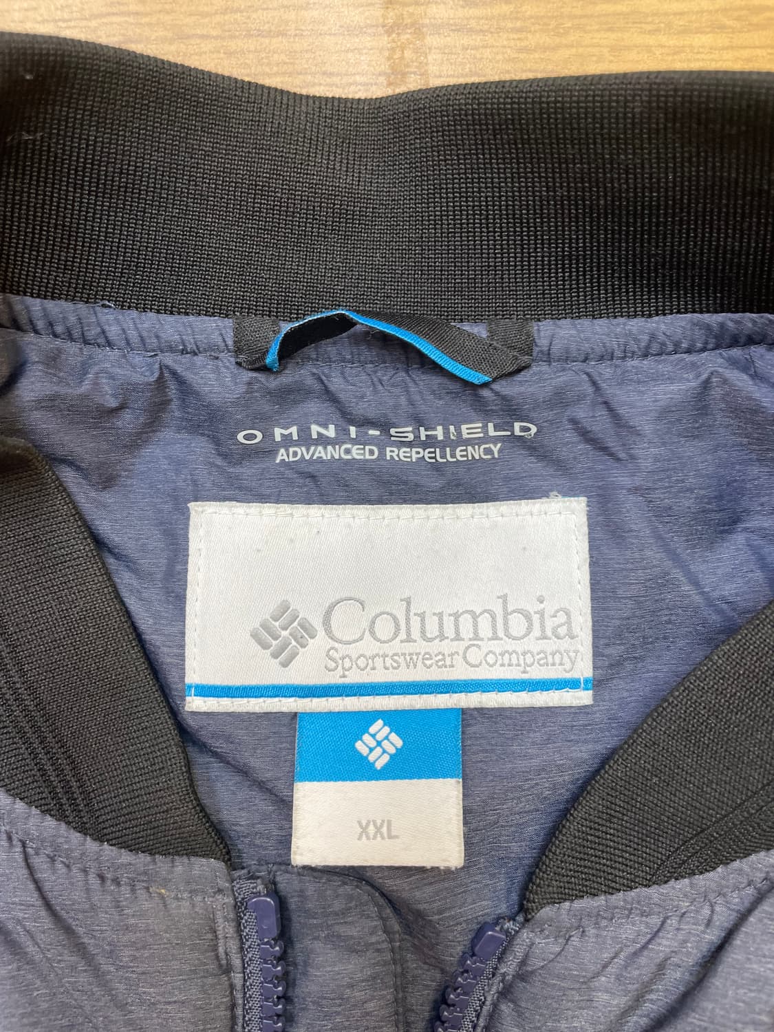 콜롬비아 남성 블루종 점퍼입니다. XXL 사이즈이며, OMNI-S 마크가 상품이미지3