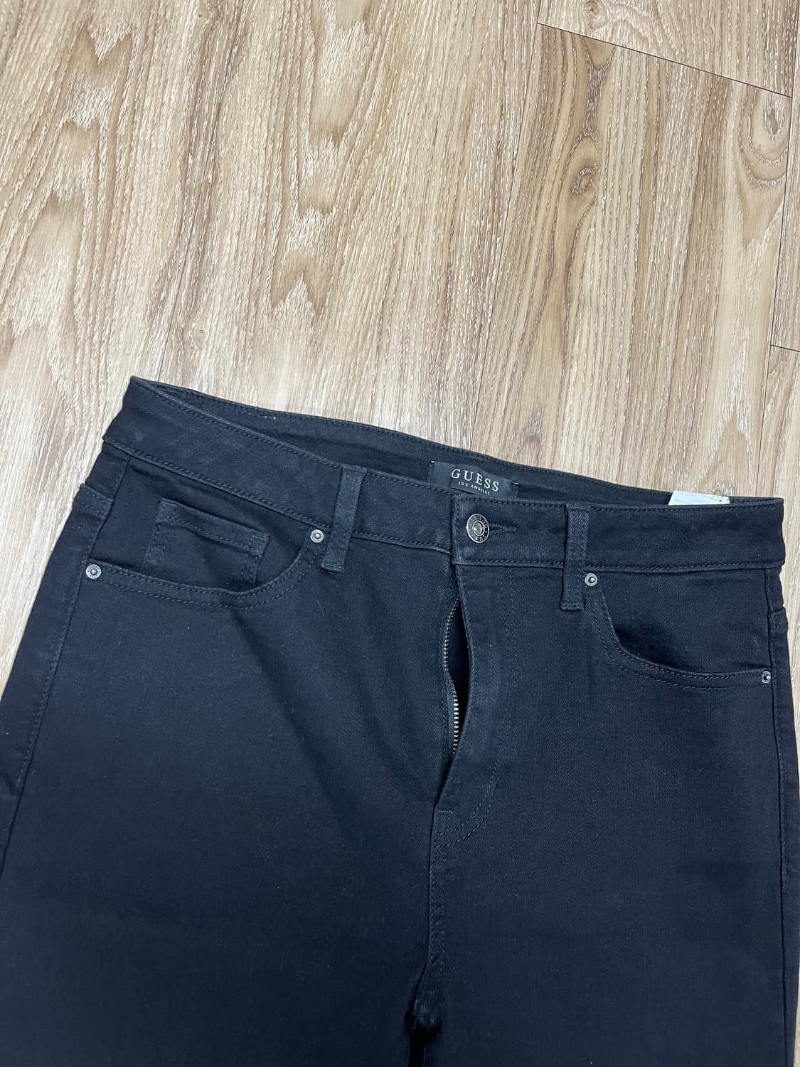 (미사용) 게스 부츠컷 흑청바지 30 상품이미지3