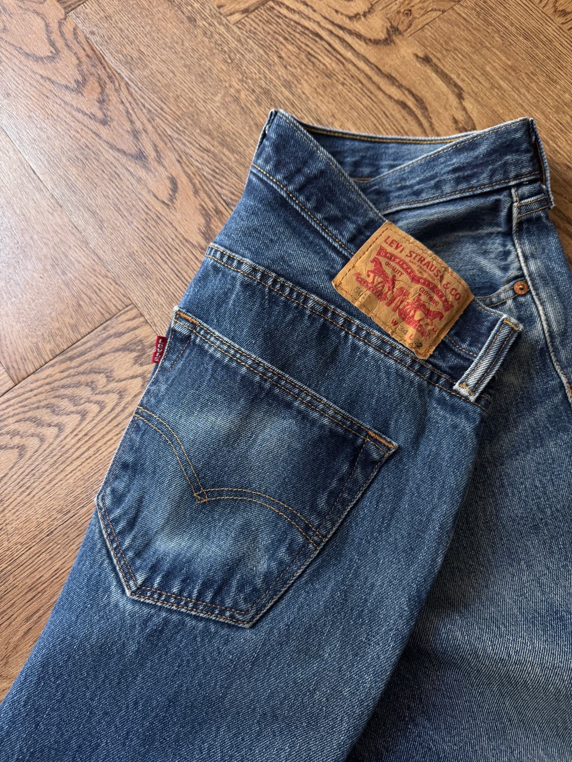 [34]리바이스 501 빈티지 페이딩 스트레이트 데님 팬츠 상품이미지6