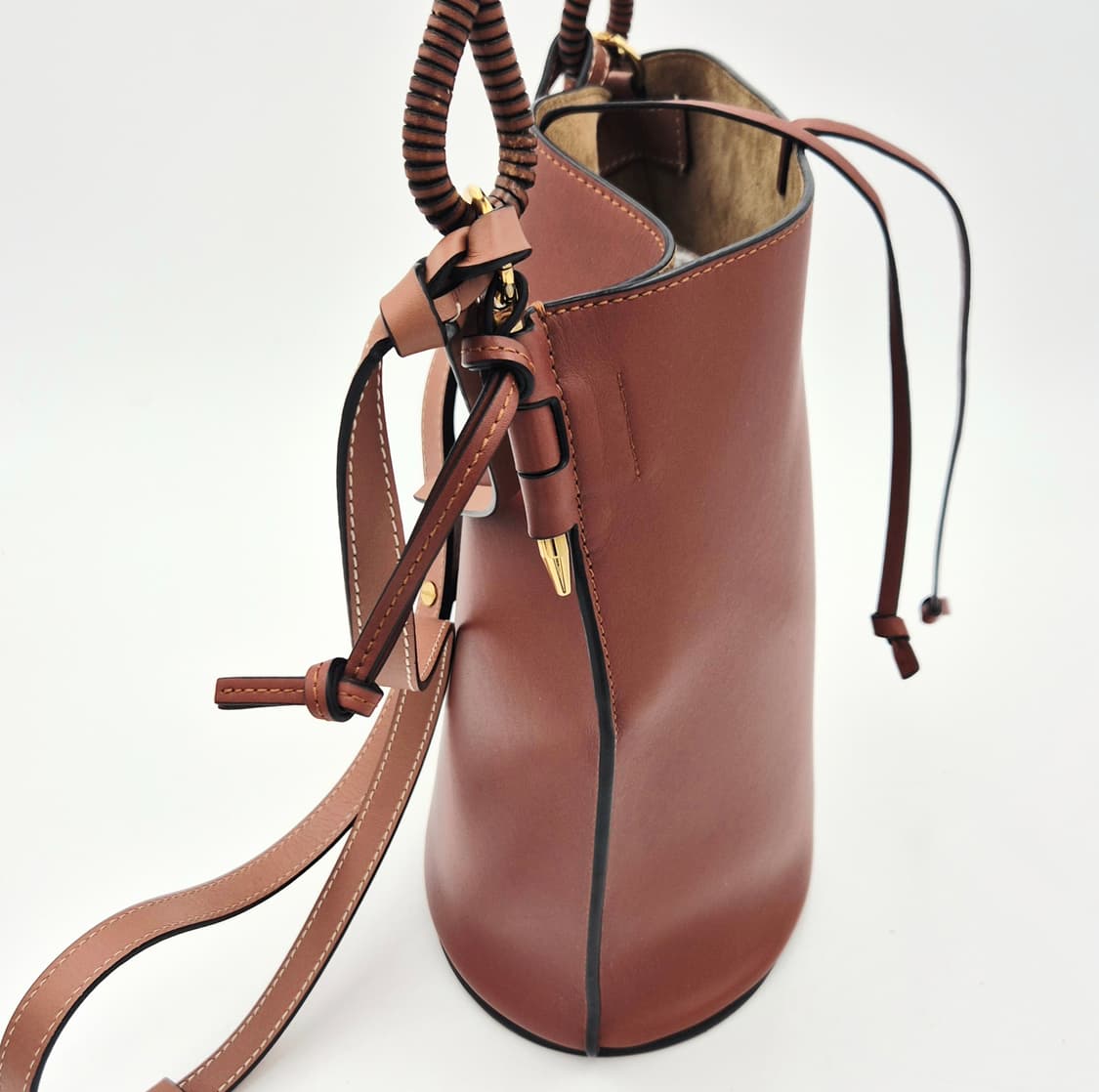 로에베 케이트 탑핸들 버킷백 상품이미지5