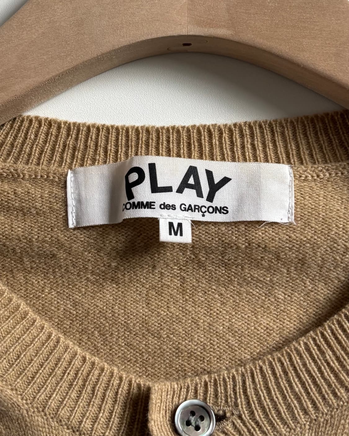 COMMEdesGARCONS 꼼데가르송 블랙와펜 베이지컬러 울 라운드넥  상품이미지3