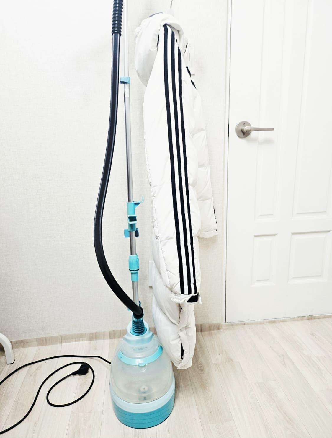 (90~95)S ☆우주매물☆ 아디다스 3st [흰검] 덕다운롱패딩 상품이미지5