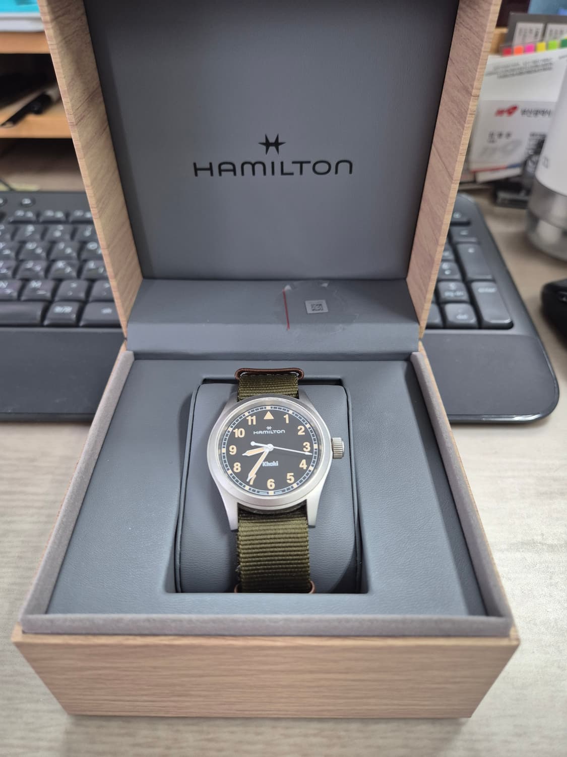 해밀턴 카키필드 쿼츠 38mm 블랙 다이얼 H69401930  상품이미지1