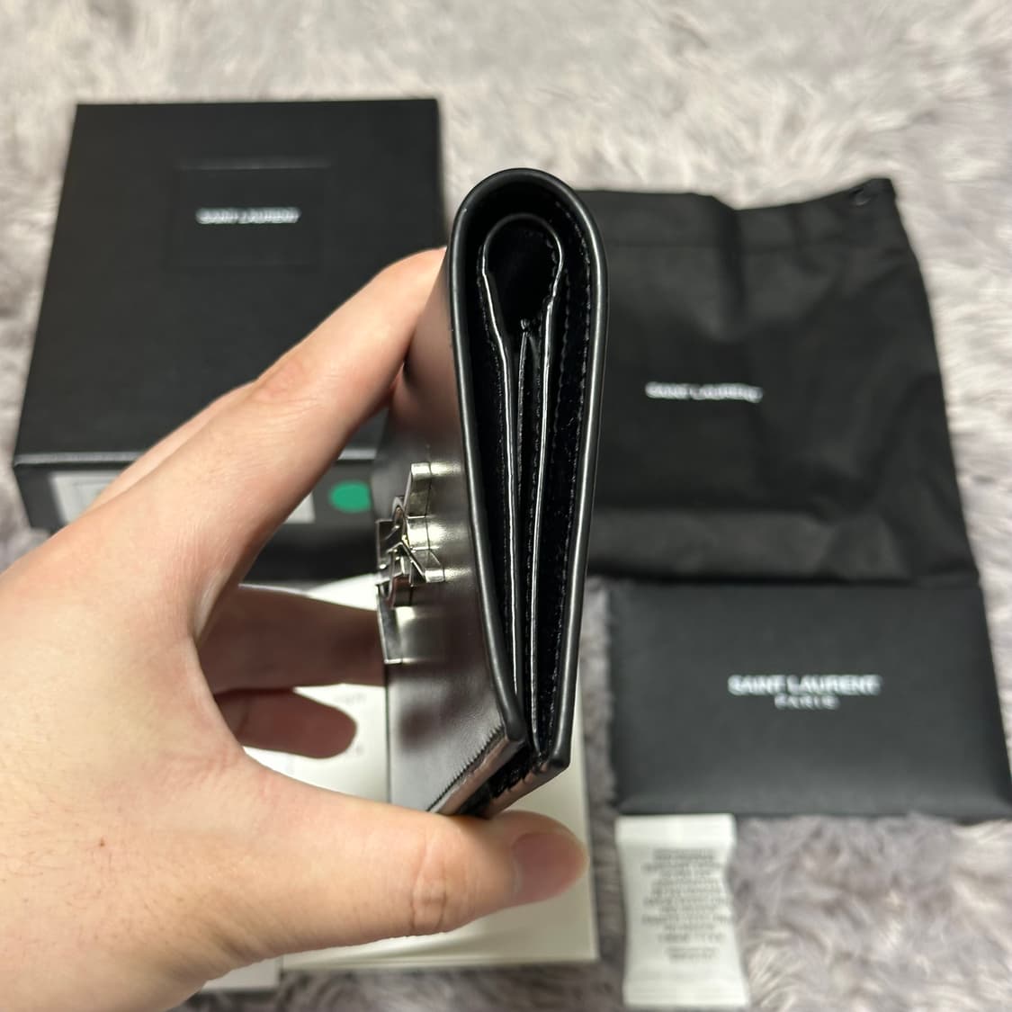 [풀구성] 입생로랑 모노그램 반지갑 블랙 상품이미지4