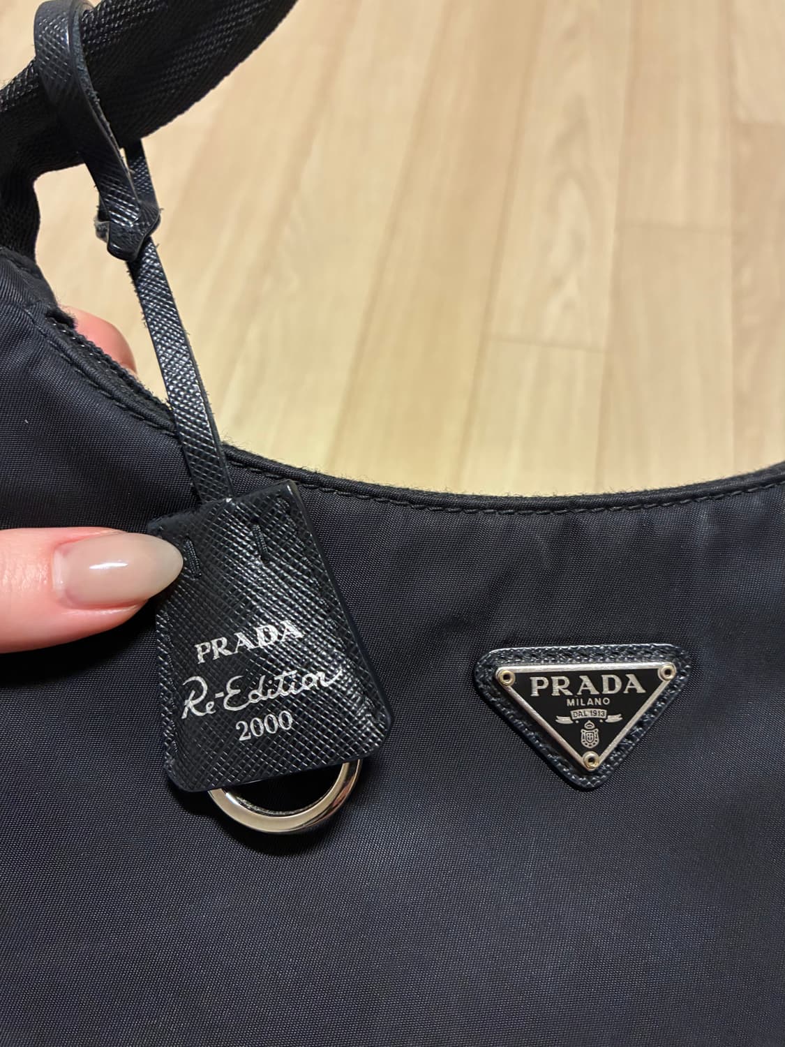프라다 리에디션 2000 리나일론 호보백 상품이미지2