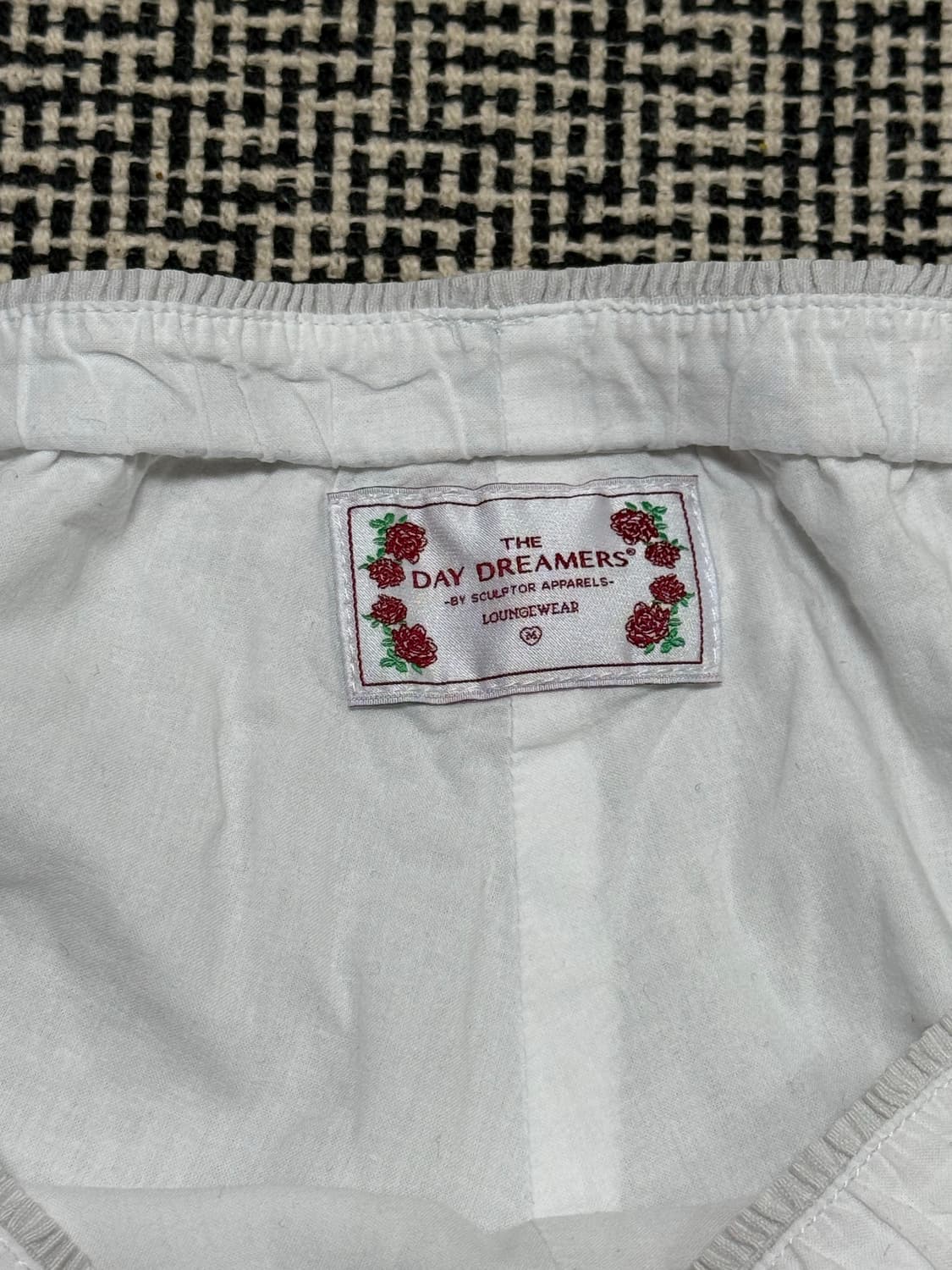 Sculptor Micro Pumpkin Shorts White 상품이미지4