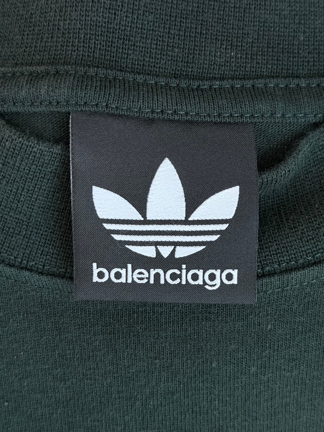 발렌시아가 adidas 빅로고 메인 오버사이즈 티셔츠 상품이미지6