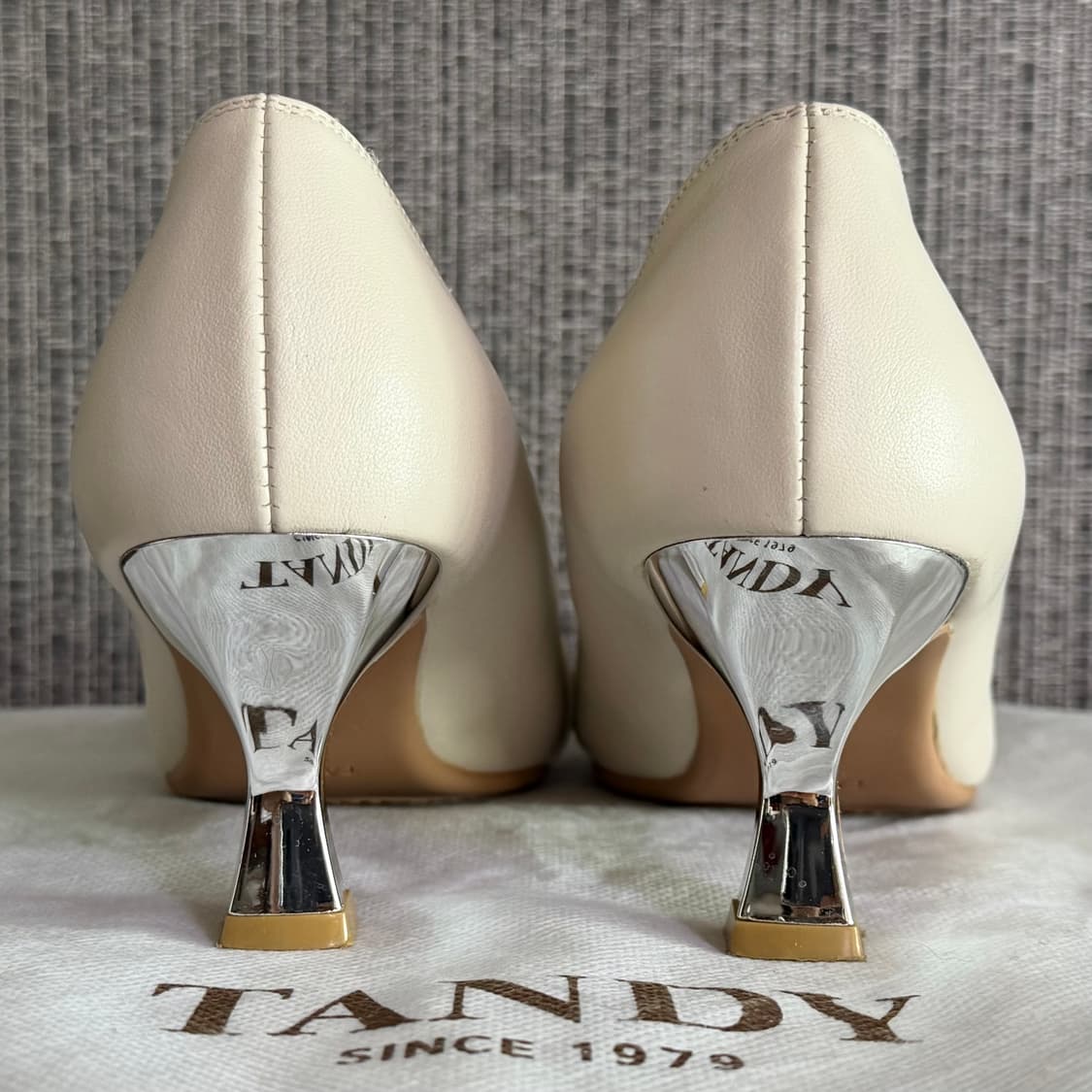 탠디 Tandy 주얼 장식 버클 아이보리 가죽 구두 미들힐 펌프스 슈즈 상품이미지7