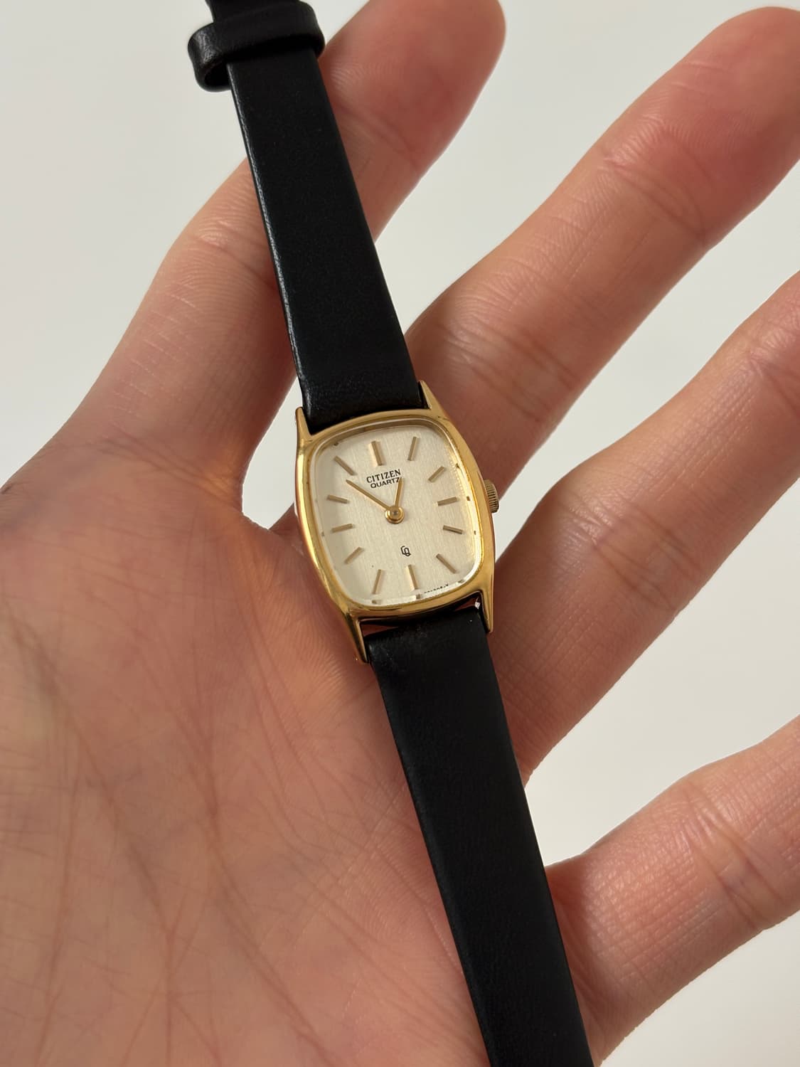 1980s CQ Gold Tank Ladies Quartz 상품이미지1