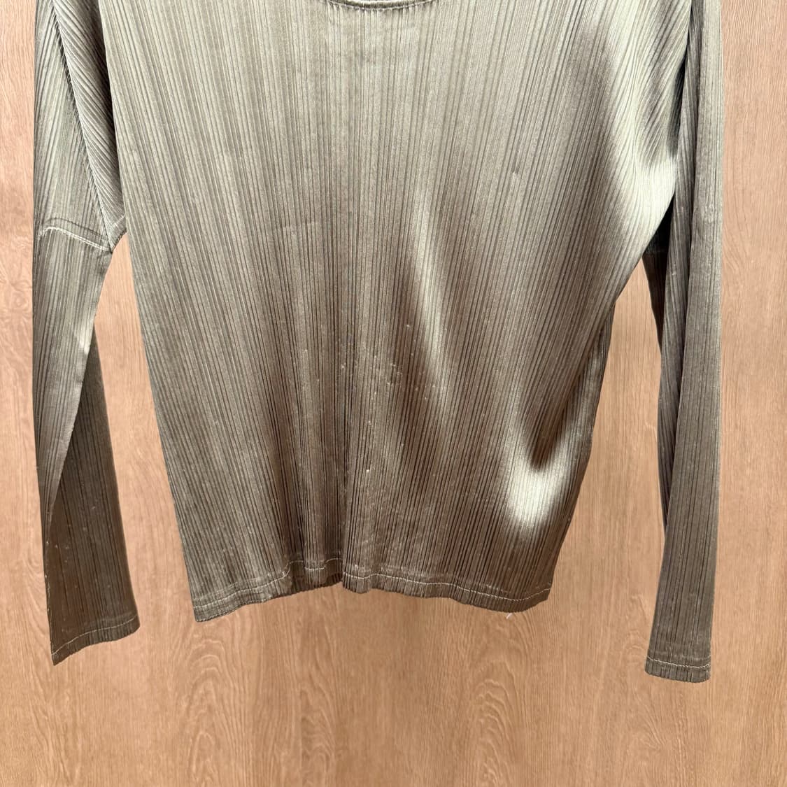 이세이미야케 플리츠플리즈 롱 슬리브 티셔츠 슬림핏 올리브 상품이미지5