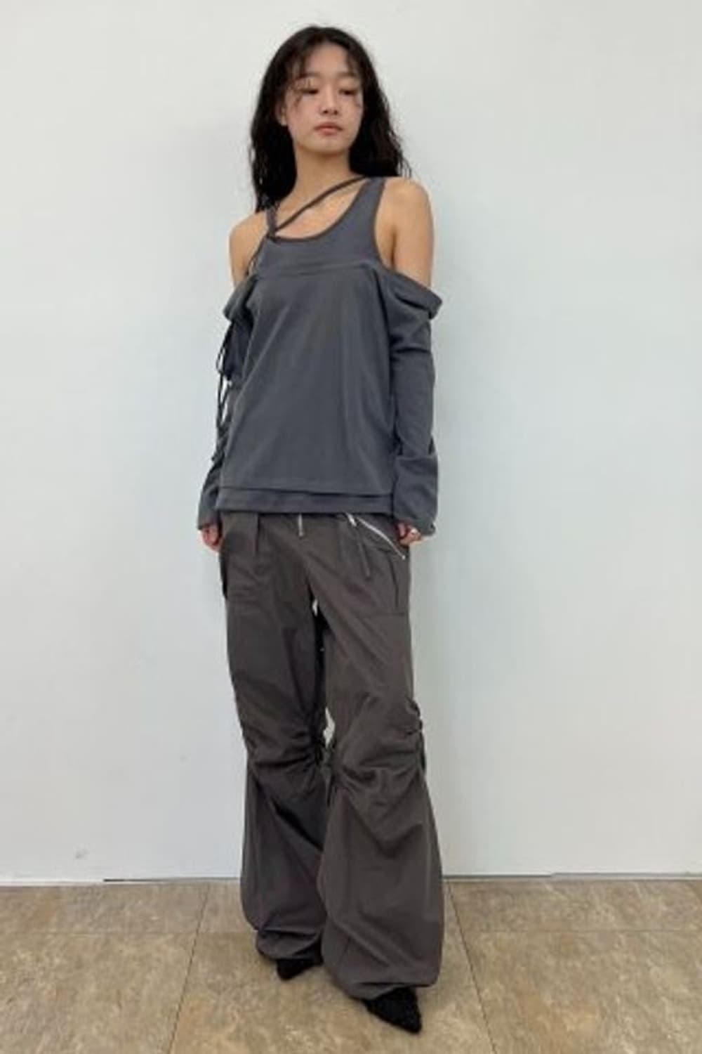 나체 NACHE EXPOSURE ZIP DETAIL PANTS 차콜 상품이미지1