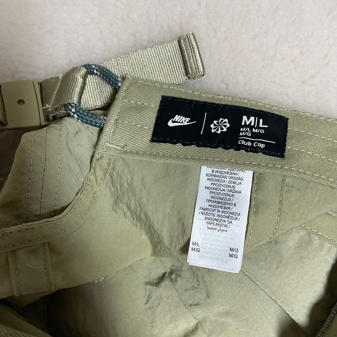 1+1 나이키 클럽 언스트럭처 플랫빌 아웃도어 캡(블랙+올리브) 상품이미지5