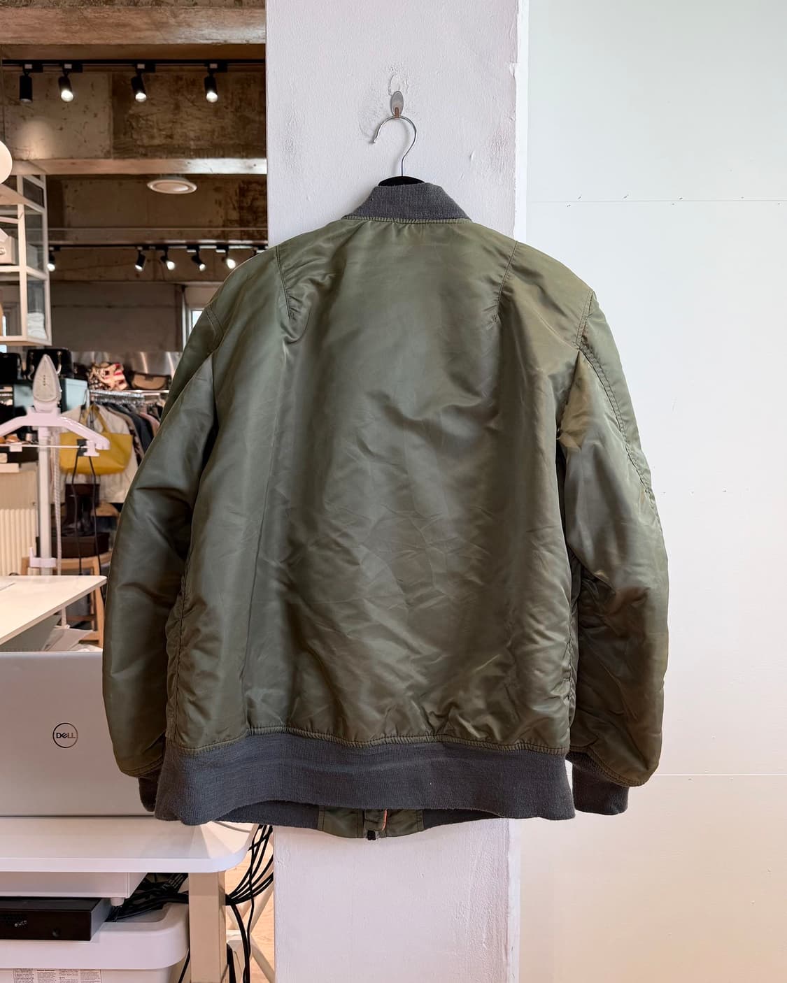 알파 인더스트리 카키 ma-1 봄버 자켓 상품이미지6