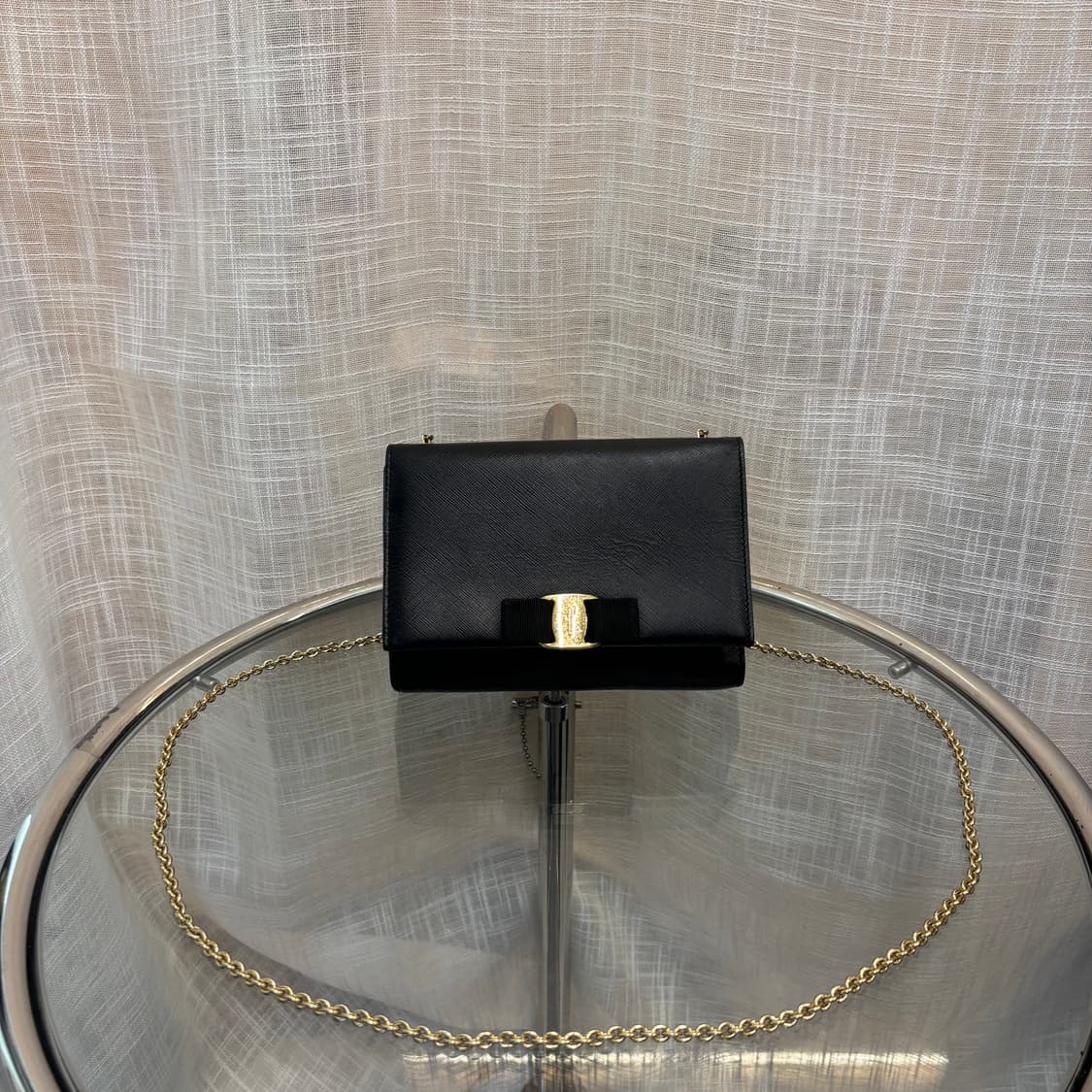 페라가모 바라보우 지니 크로스백     상품이미지1